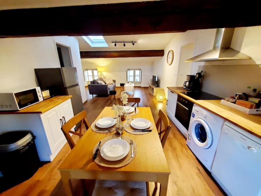 Appartement Chaleureux au pied de la Cité avec Parking