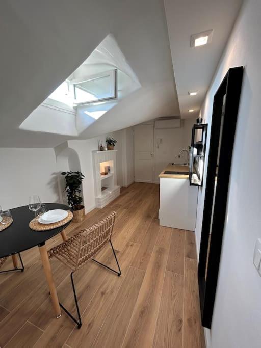 Vittorio Cozy Mansard