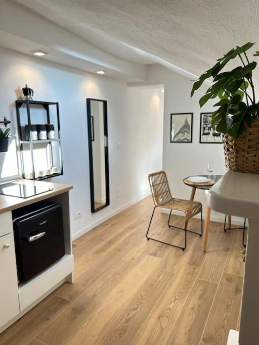 Vittorio Cozy Mansard