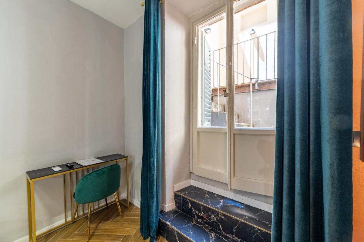 Room Eleven