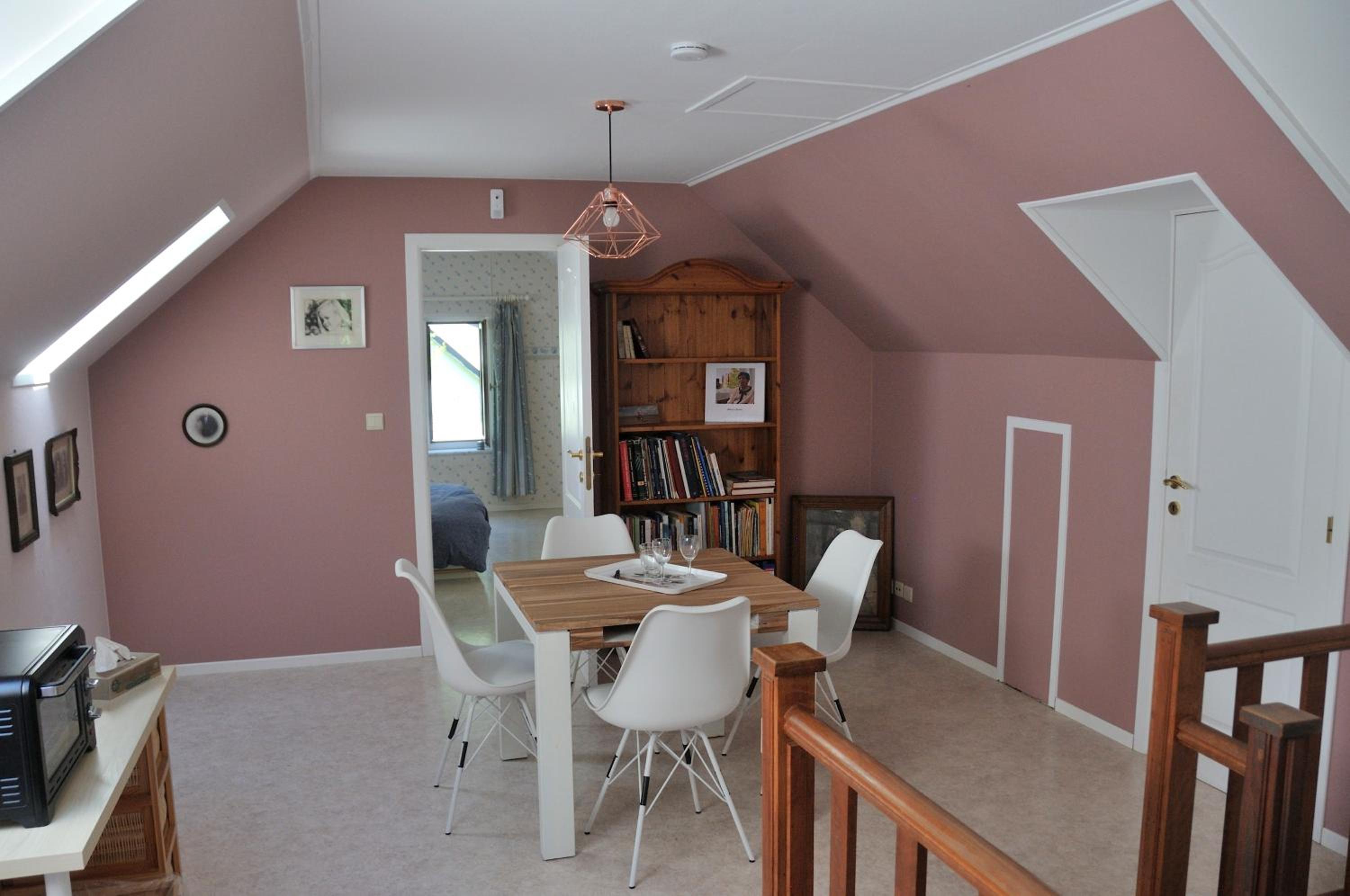 Suite familiale avec 2 Chambres dans une villa - quartier vert et boisé - 5 kms de Namur