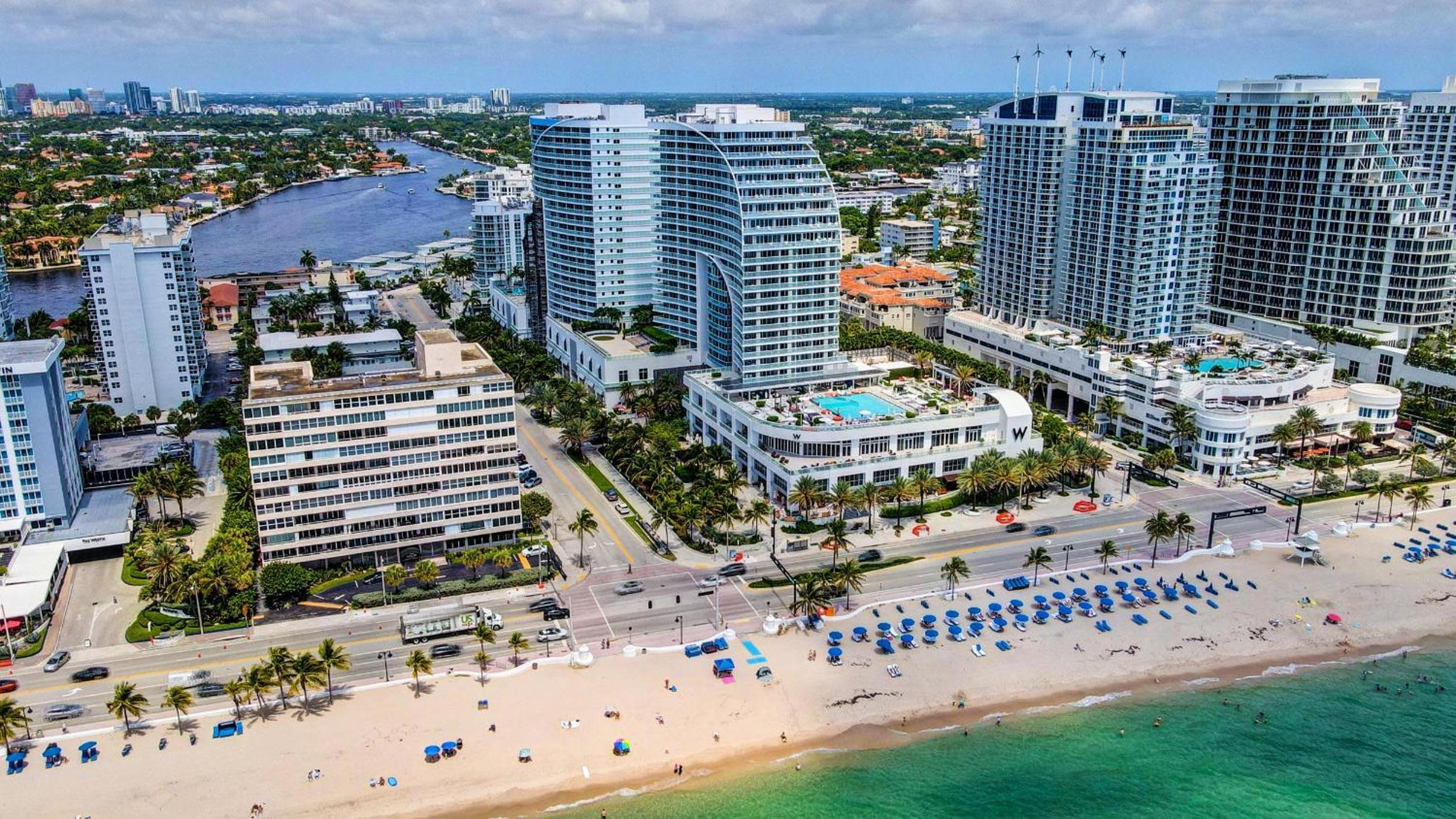 Hotel Luxury Well stocked SE Corner 2BR W Fort Lauderdale w Great Ocean Views - Image 1