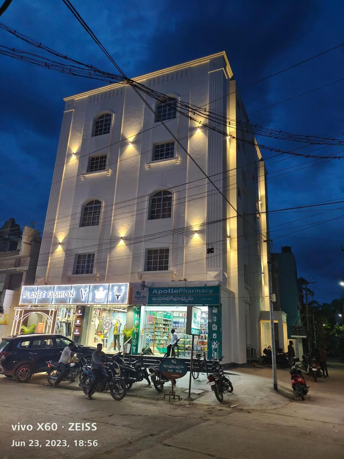 RAJA MAHAL