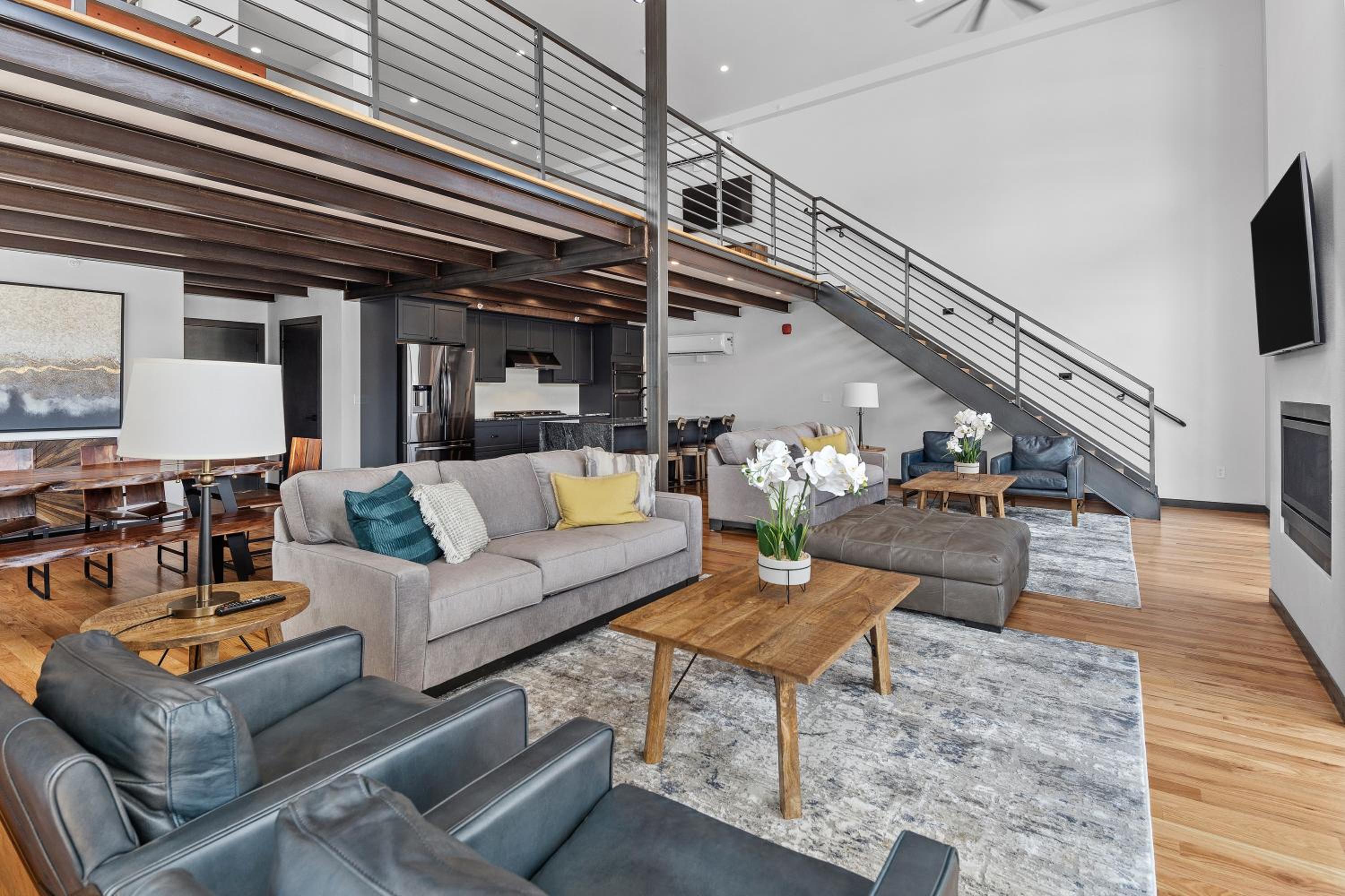 McGregor & Main - Luxury Lofts view 5