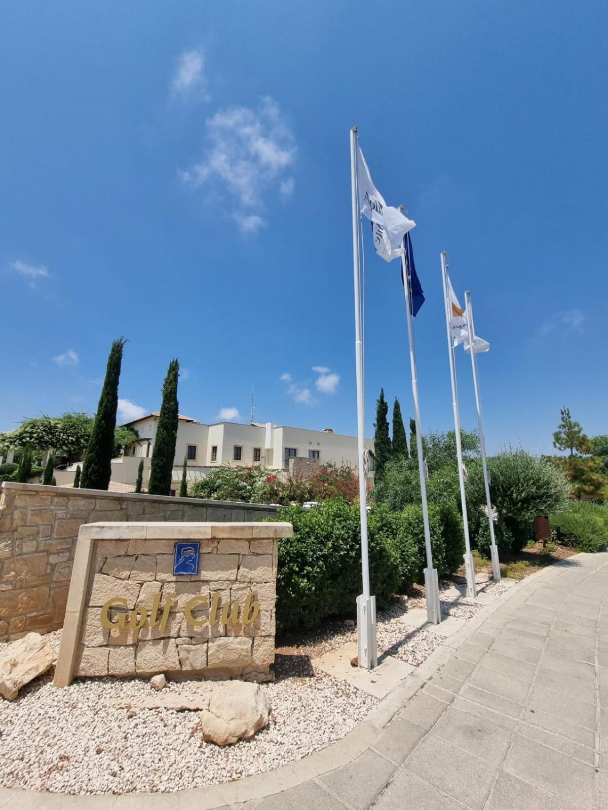 EXQUISITE GOLF VILLA with Sea, 8Tee, Green Views, in Aphrodite Hills Golf Resort