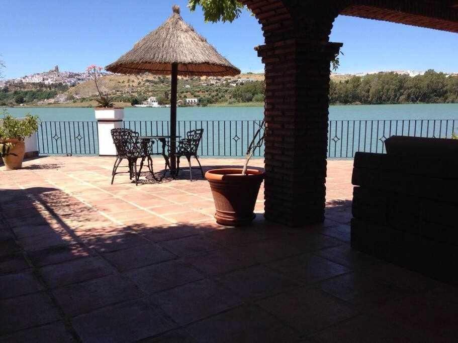 Espectacular casa con embarcadero.