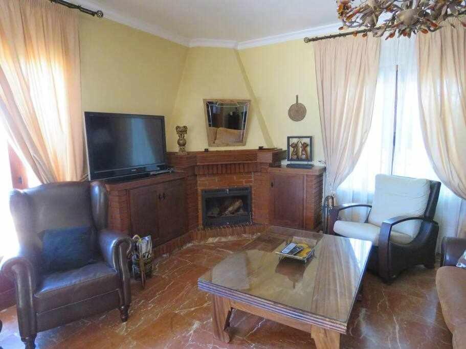 Espectacular casa con embarcadero.