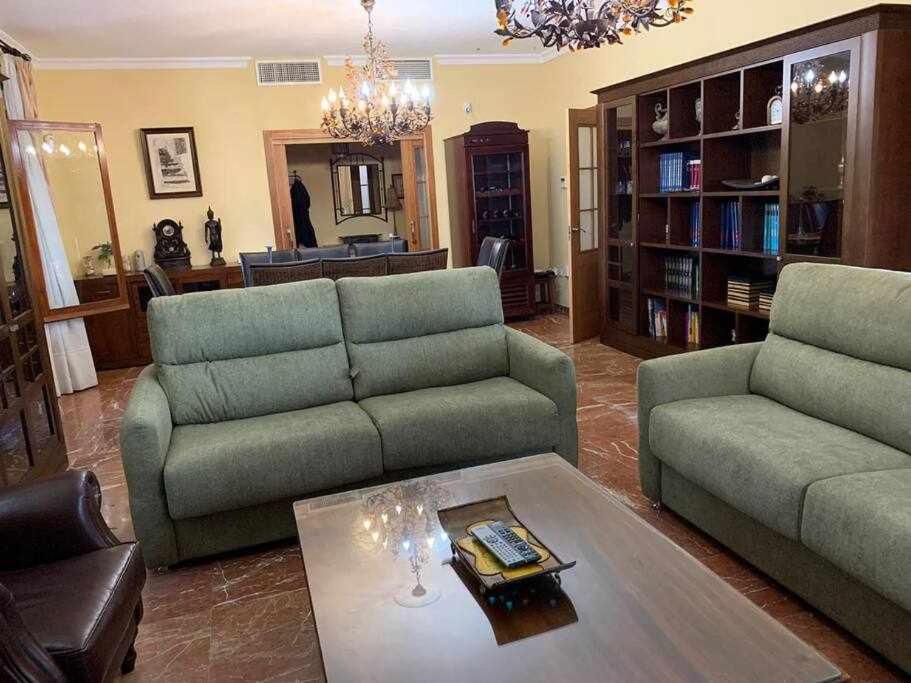 Espectacular casa con embarcadero.