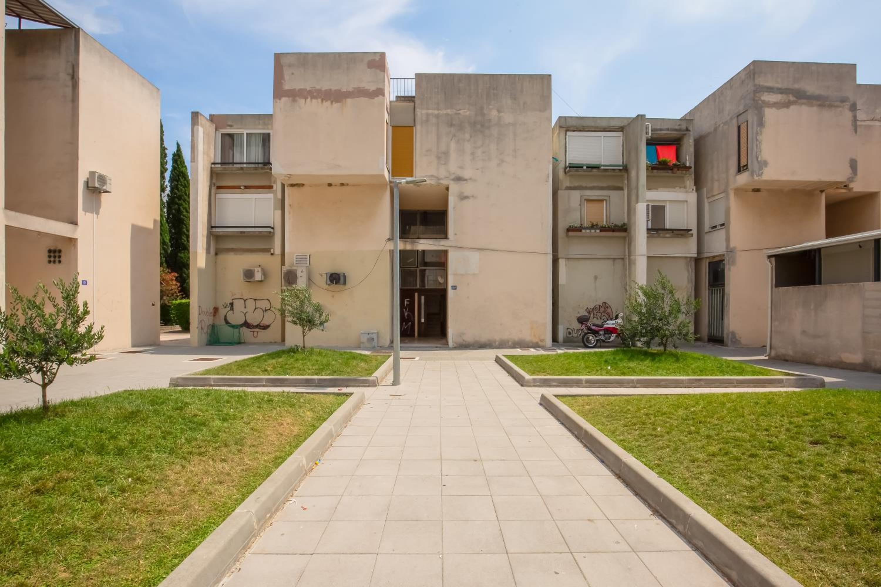 Vogue Apartments