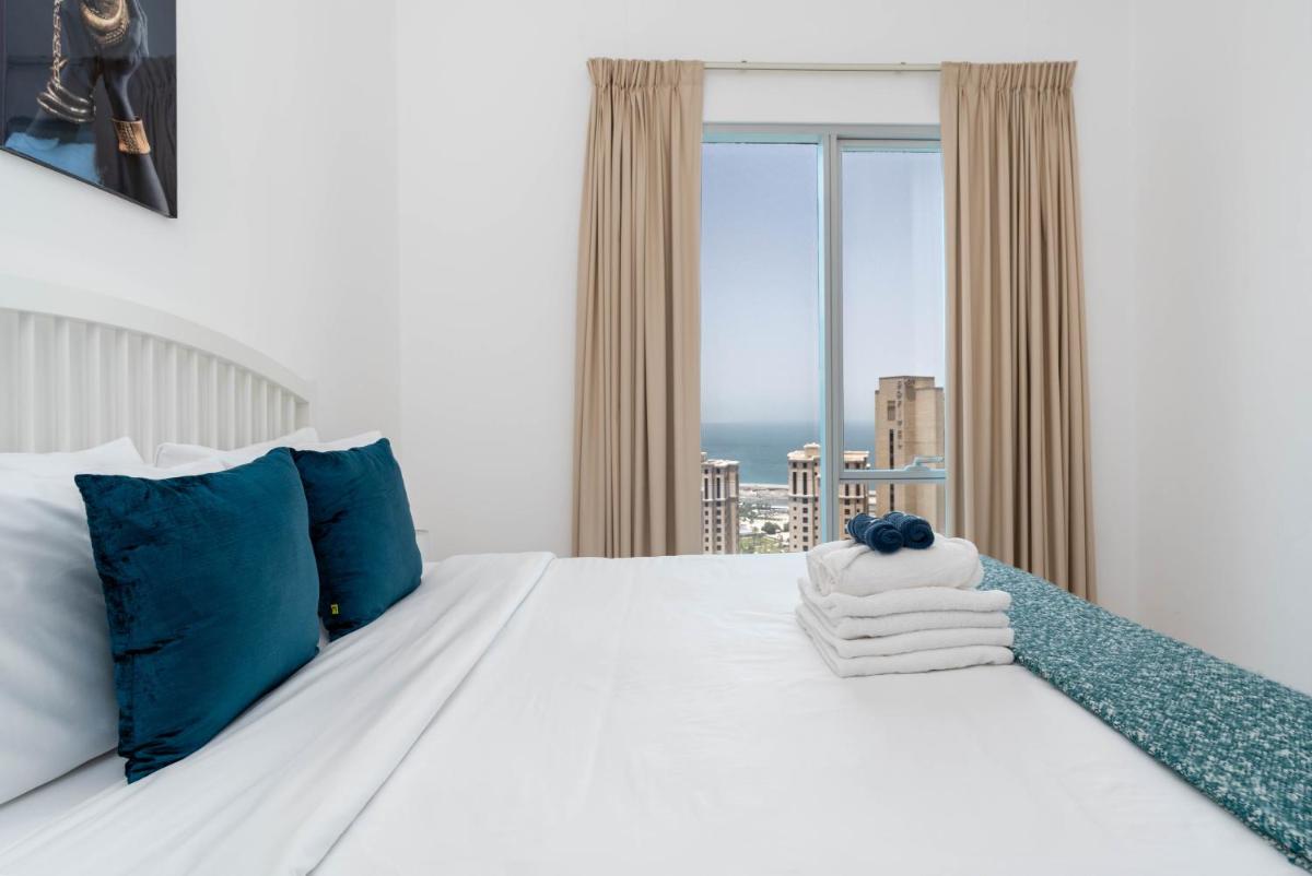 Stunning Sea and Marina Views / 2 Bedroom Penthouse / Dubai Marina