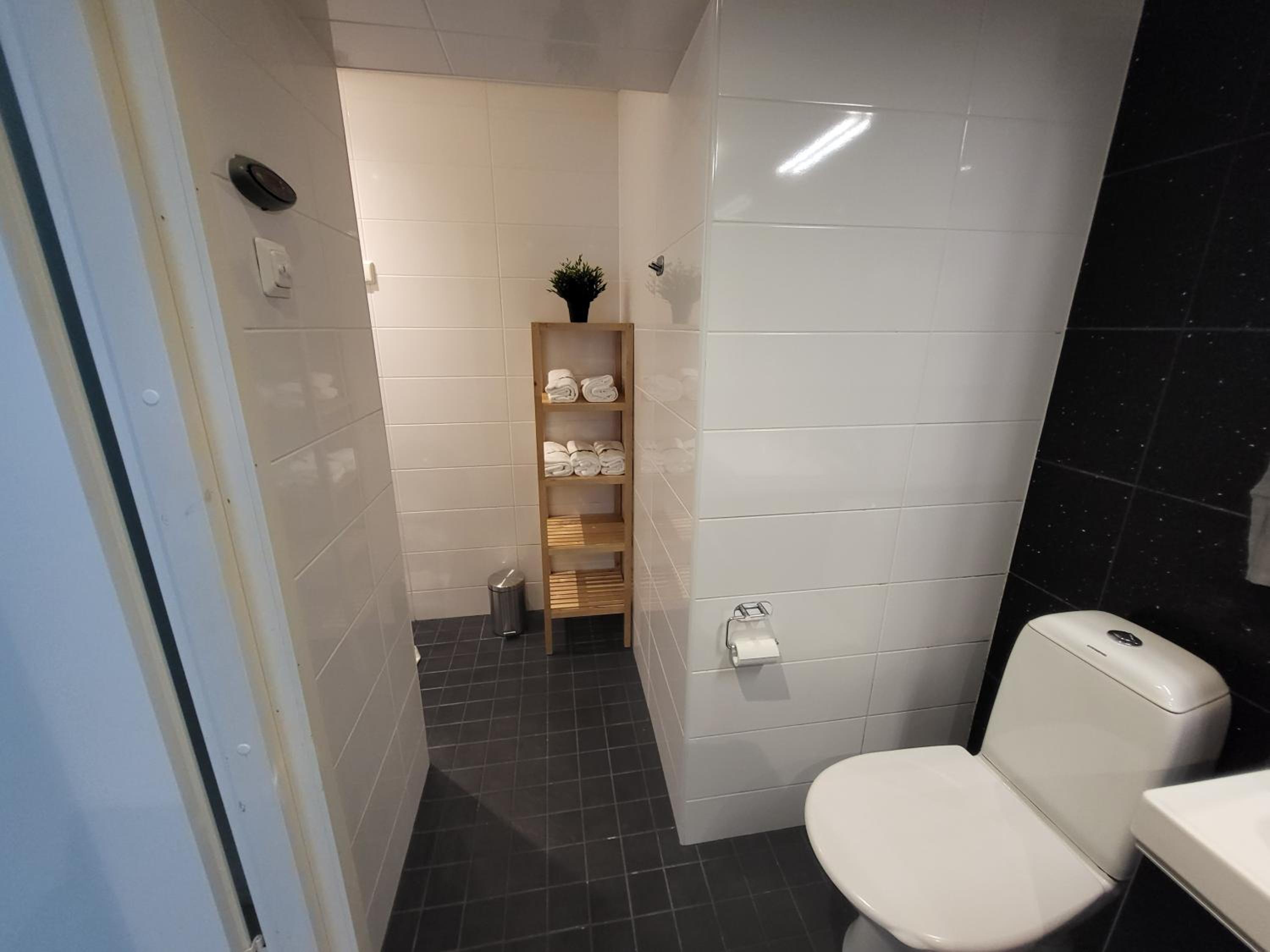 Saunallinen rivitalon pääty asunto kahdella terassilla