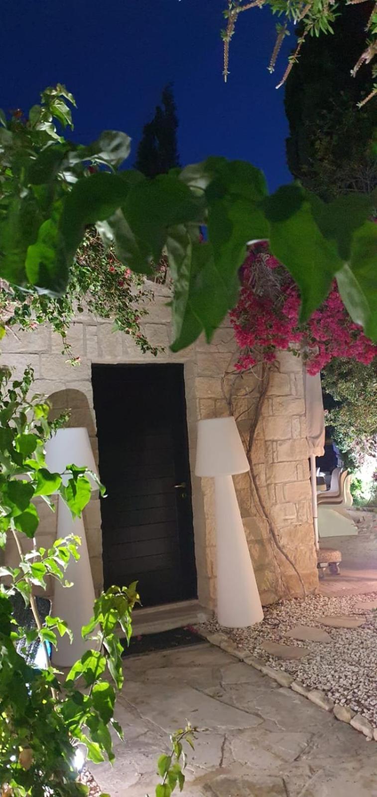 EXQUISITE GOLF VILLA with Sea, 8Tee, Green Views, in Aphrodite Hills Golf Resort
