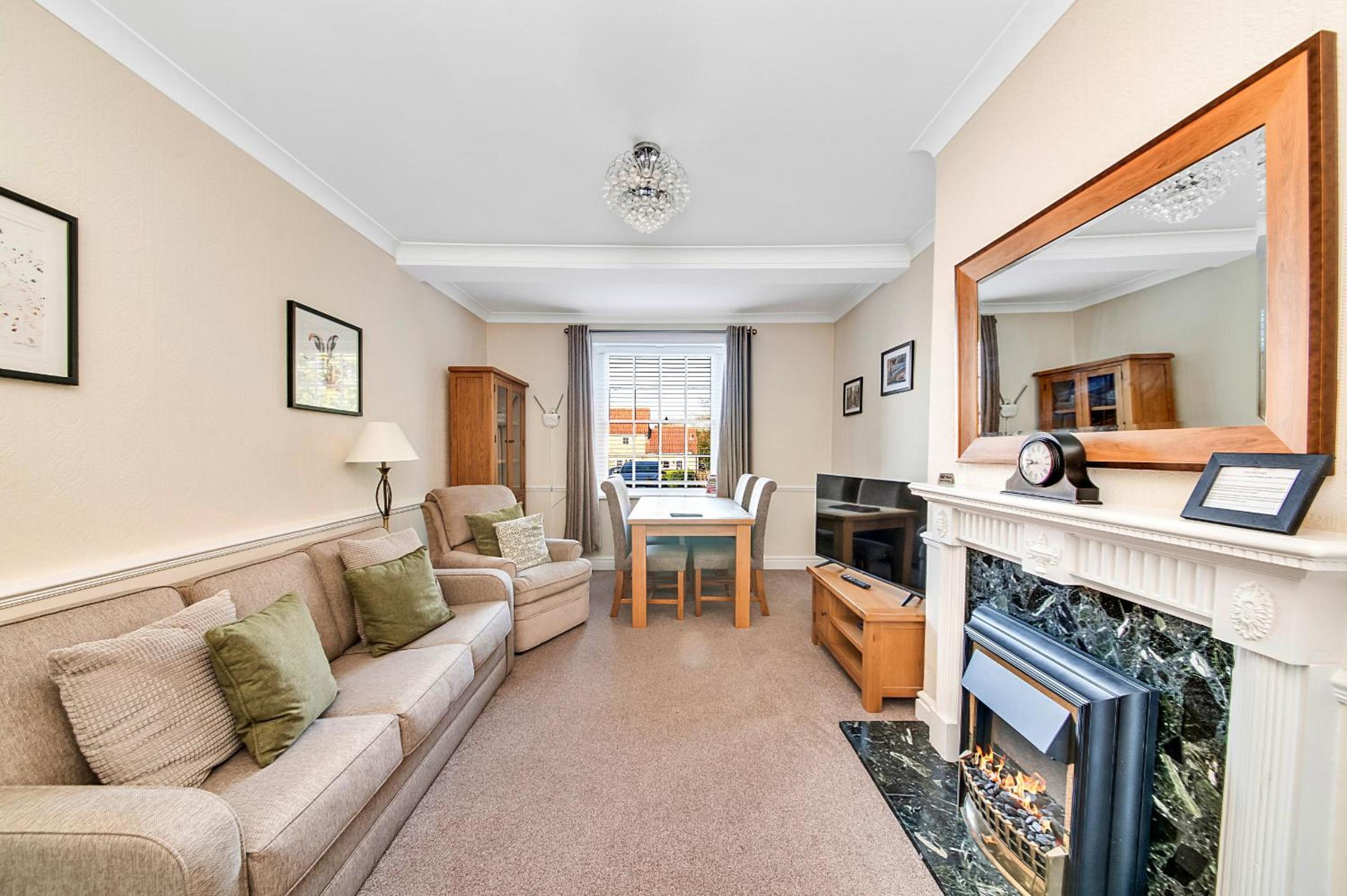 Finest Retreats - Kilburn Hall Apt view 2