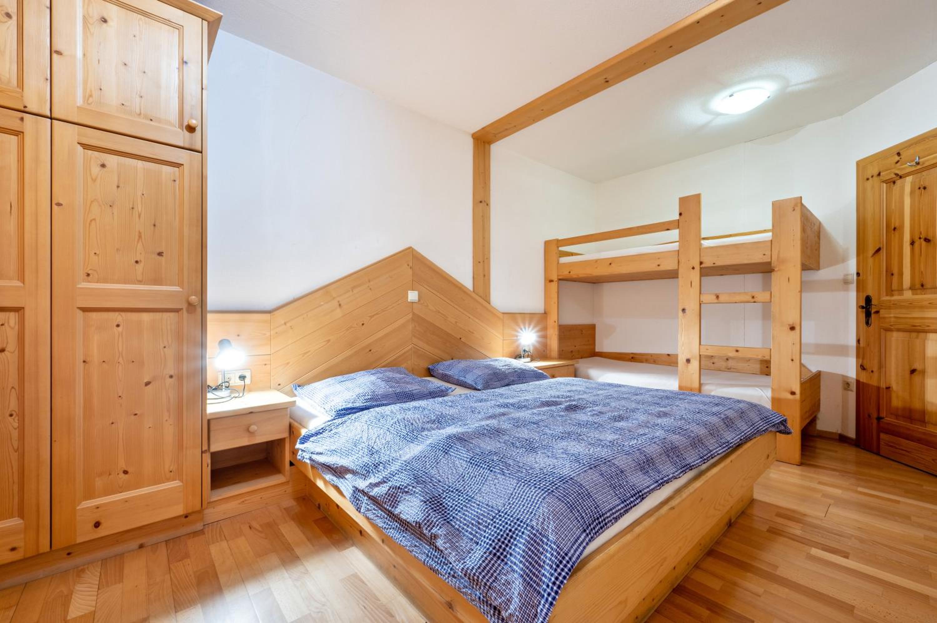 Lindenhof Apt 8 photo 5