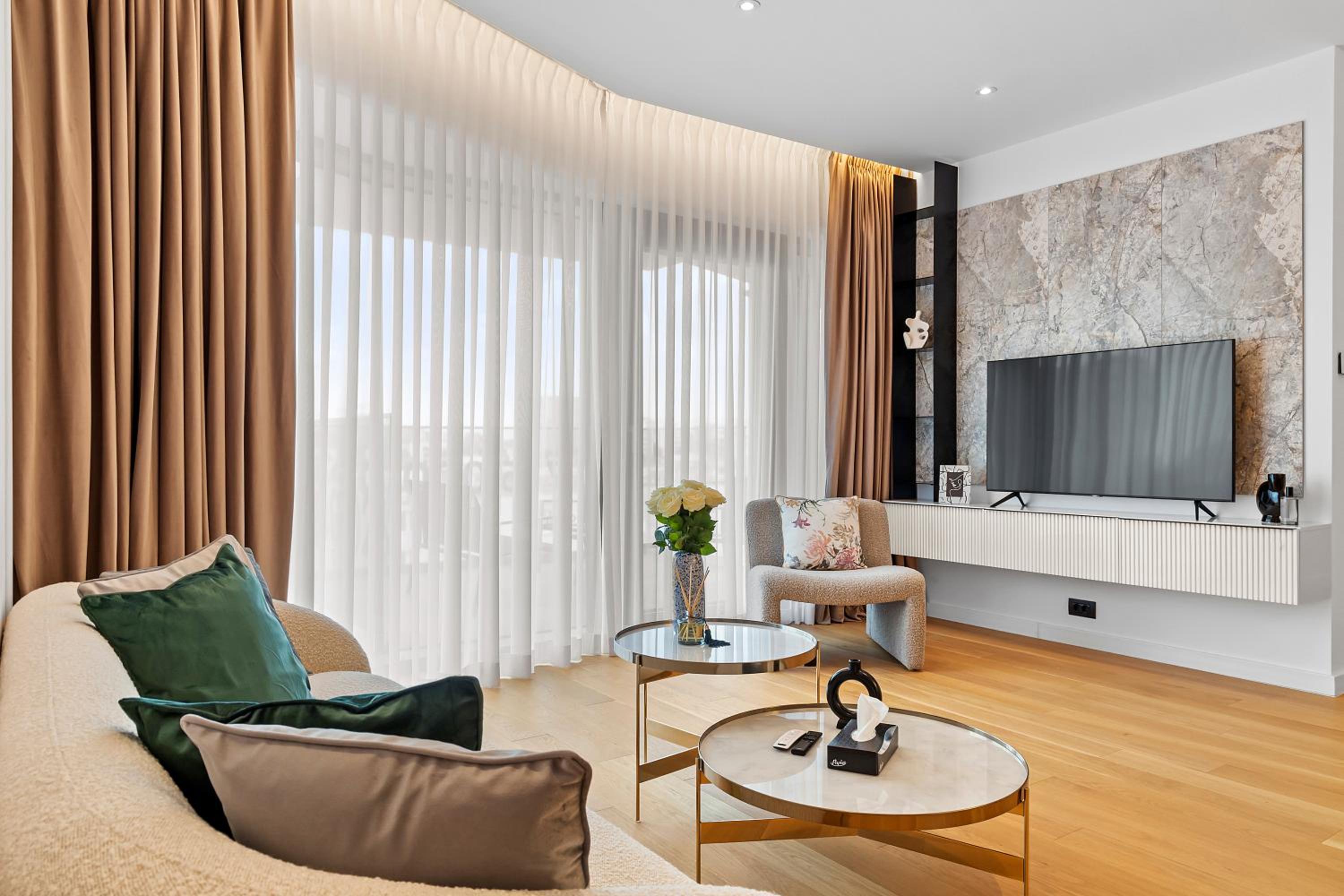 ONE H Luxury Apartment view 2