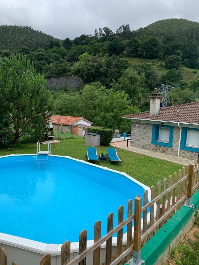 LA CASA AZUL, un oasis de calma, vistas impresionantes con PISCINA, SALTADOR, BARBACOA y acceso al río Asón view 4