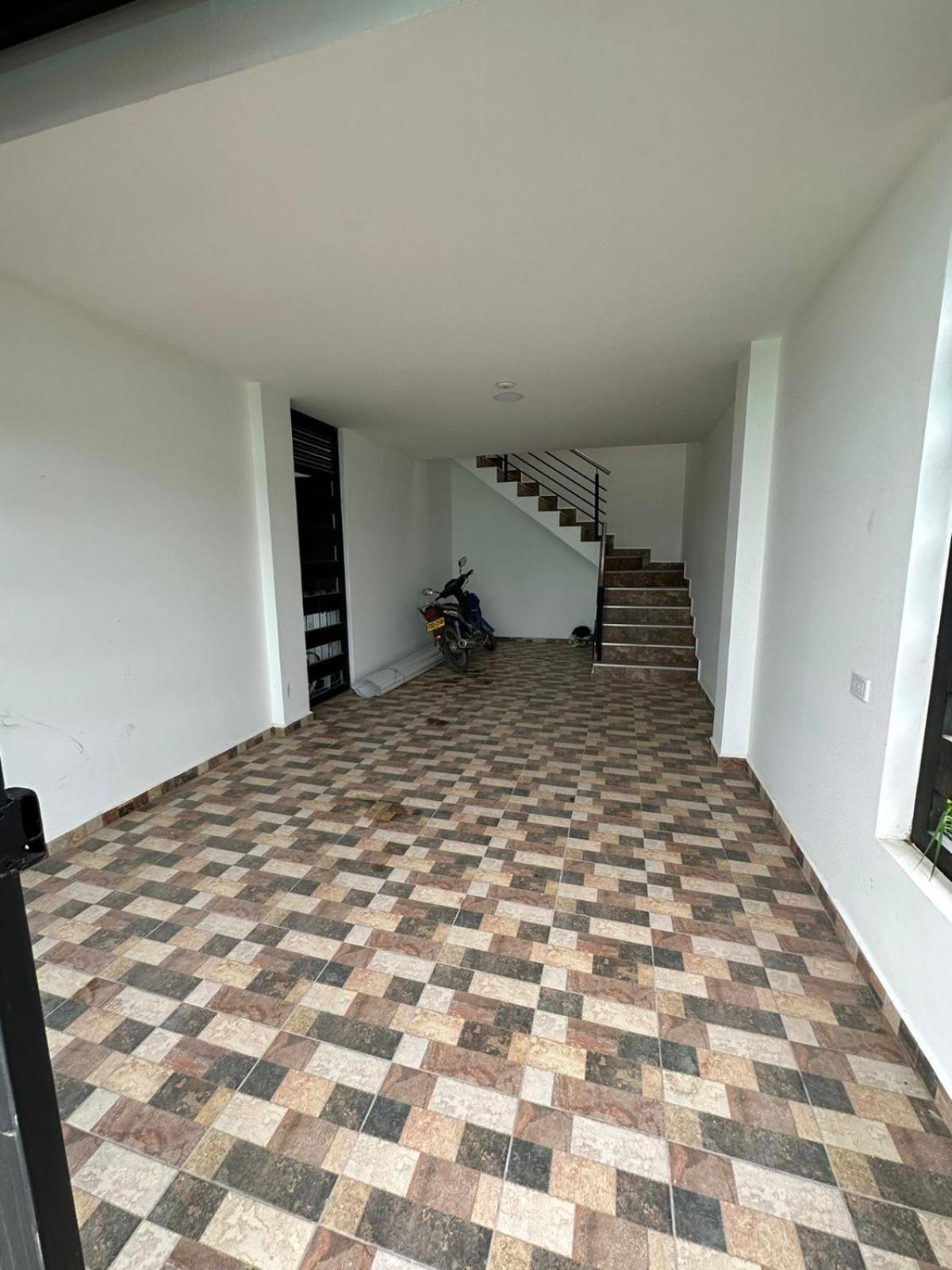 Apto-Parking cerca CC Gran Plaza