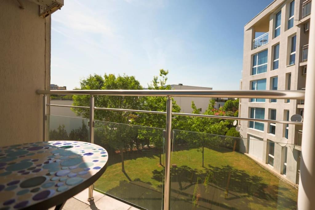 Santa Cruz apartment