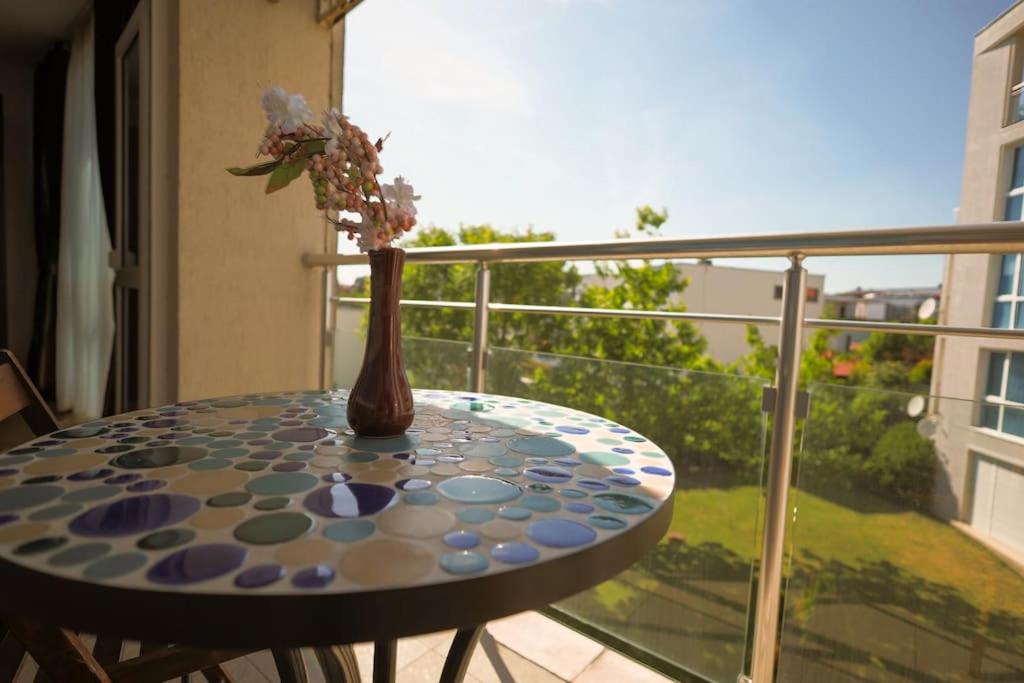 Santa Cruz apartment