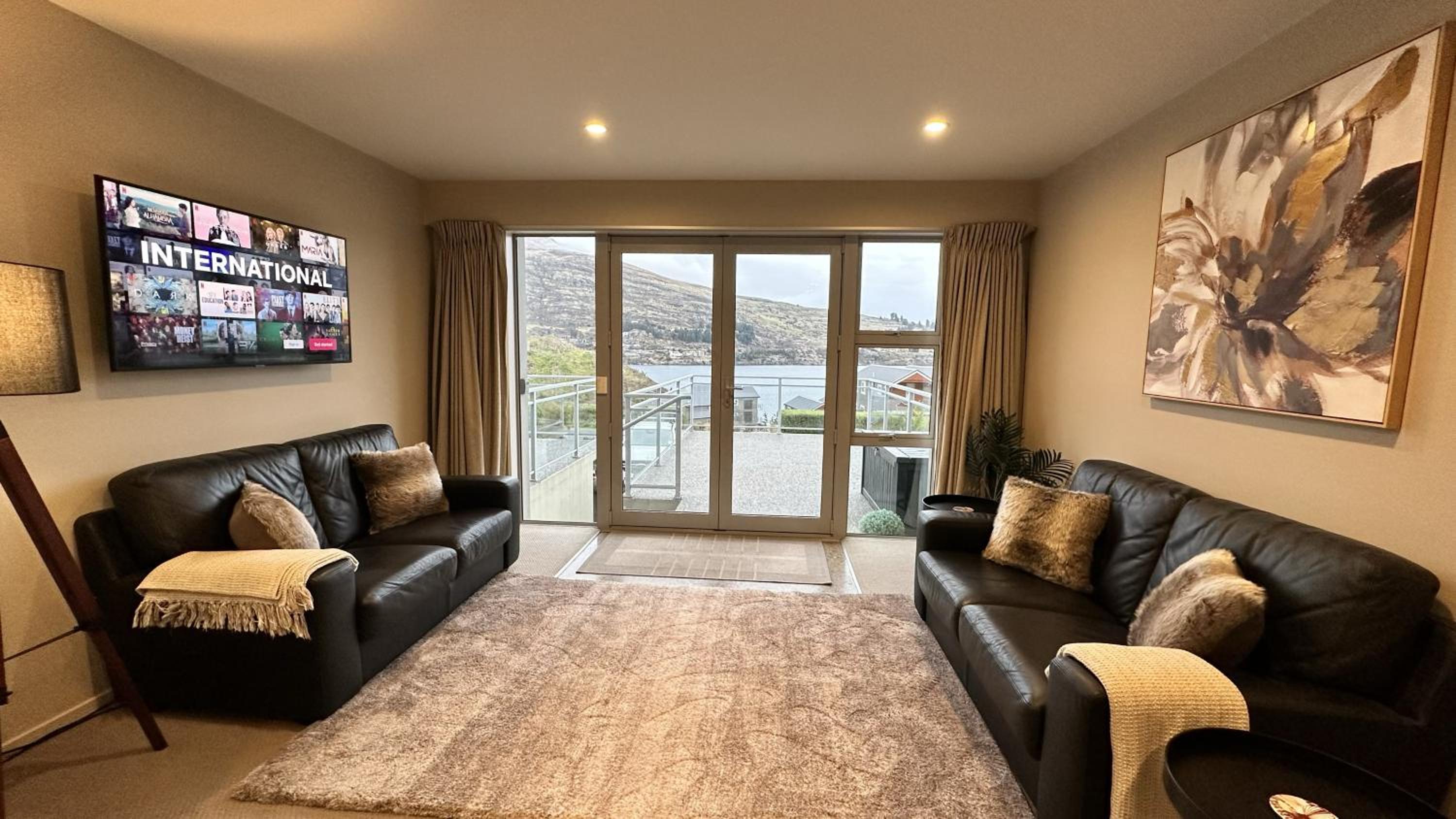 Remarkable Lakeview Two Bedroom Apartment