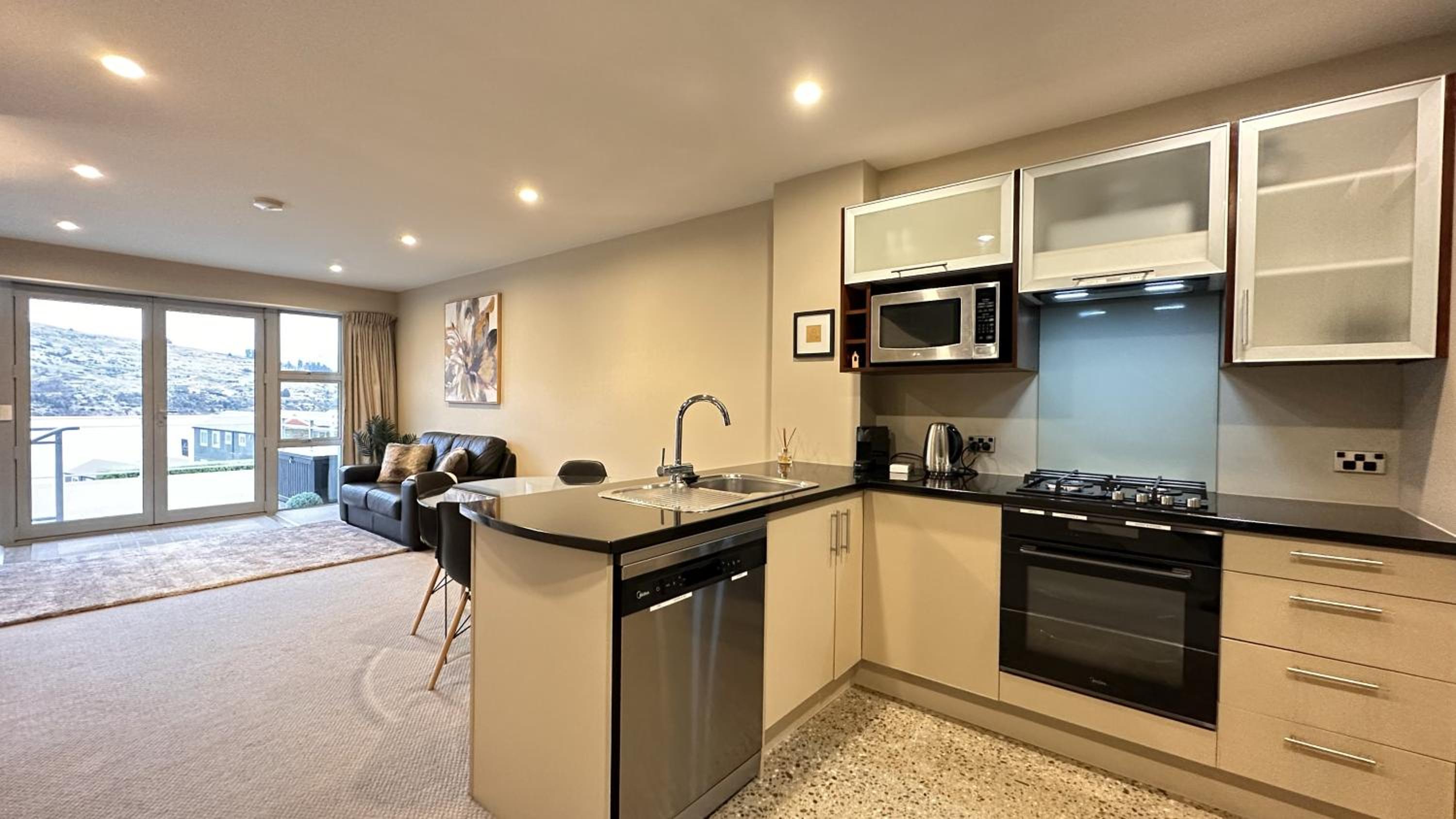 Remarkable Lakeview Two Bedroom Apartment