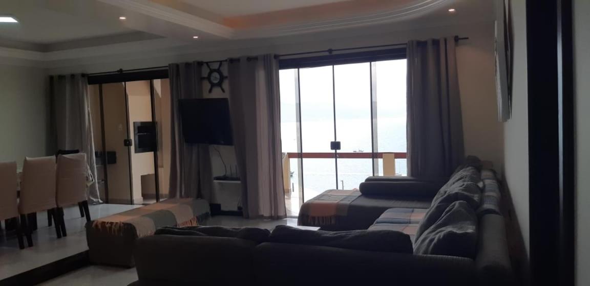 Marques Home