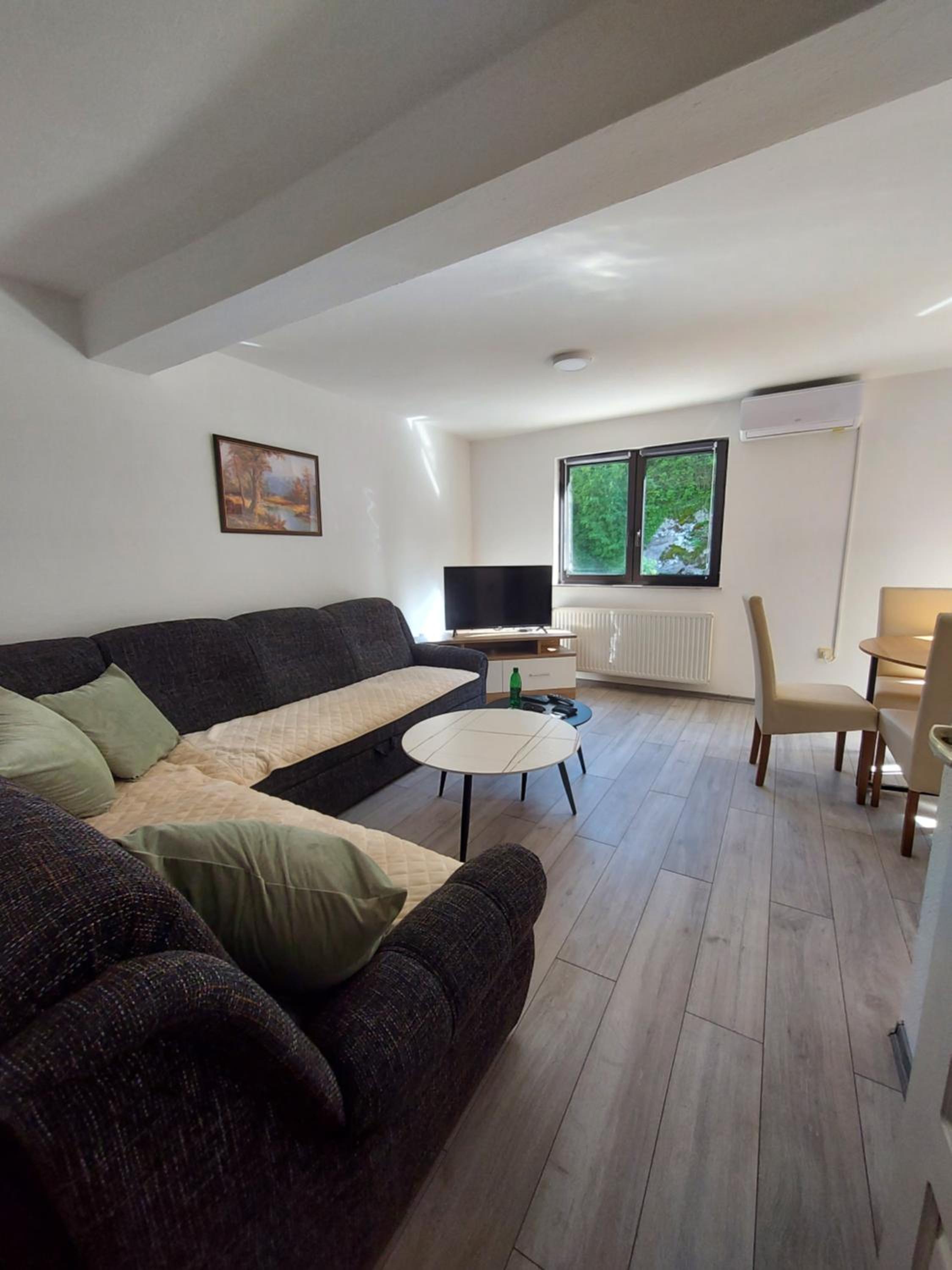 Apartman Trupsi