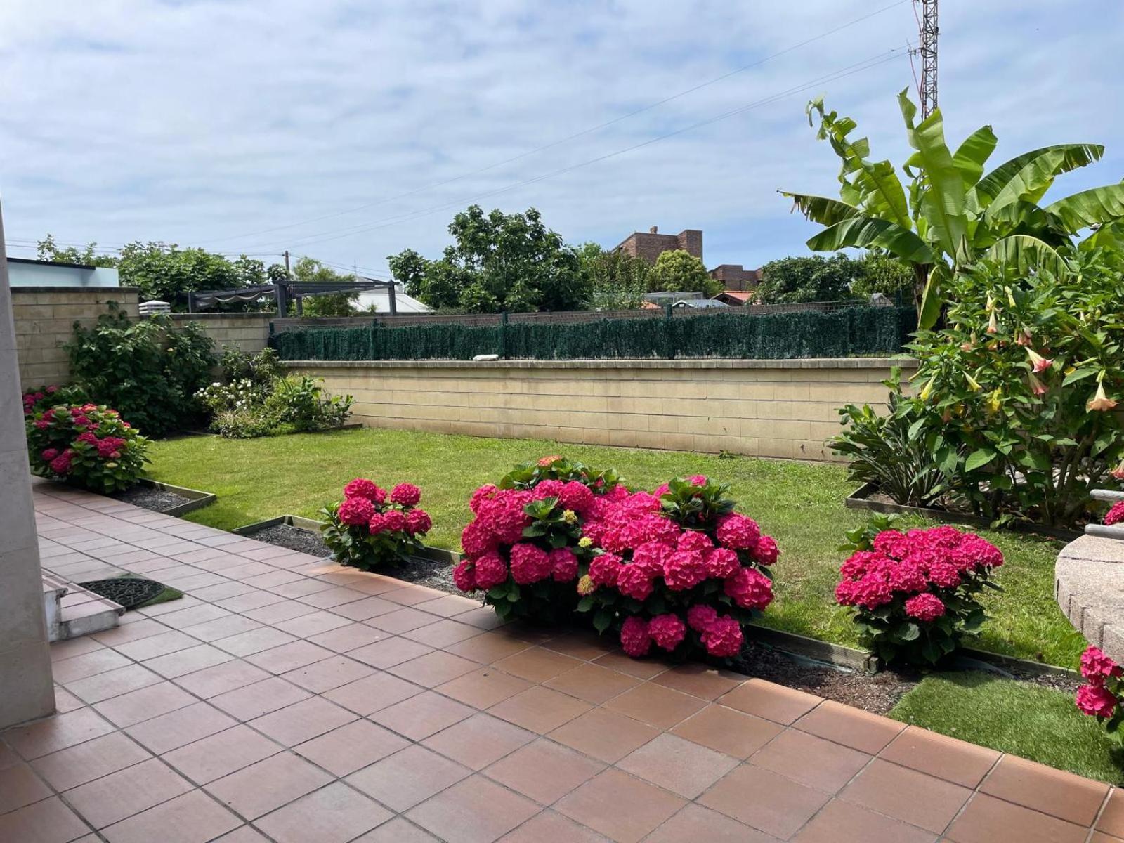 apartamento con jardín privado y barbacoa a 5 min playas santander photo 3