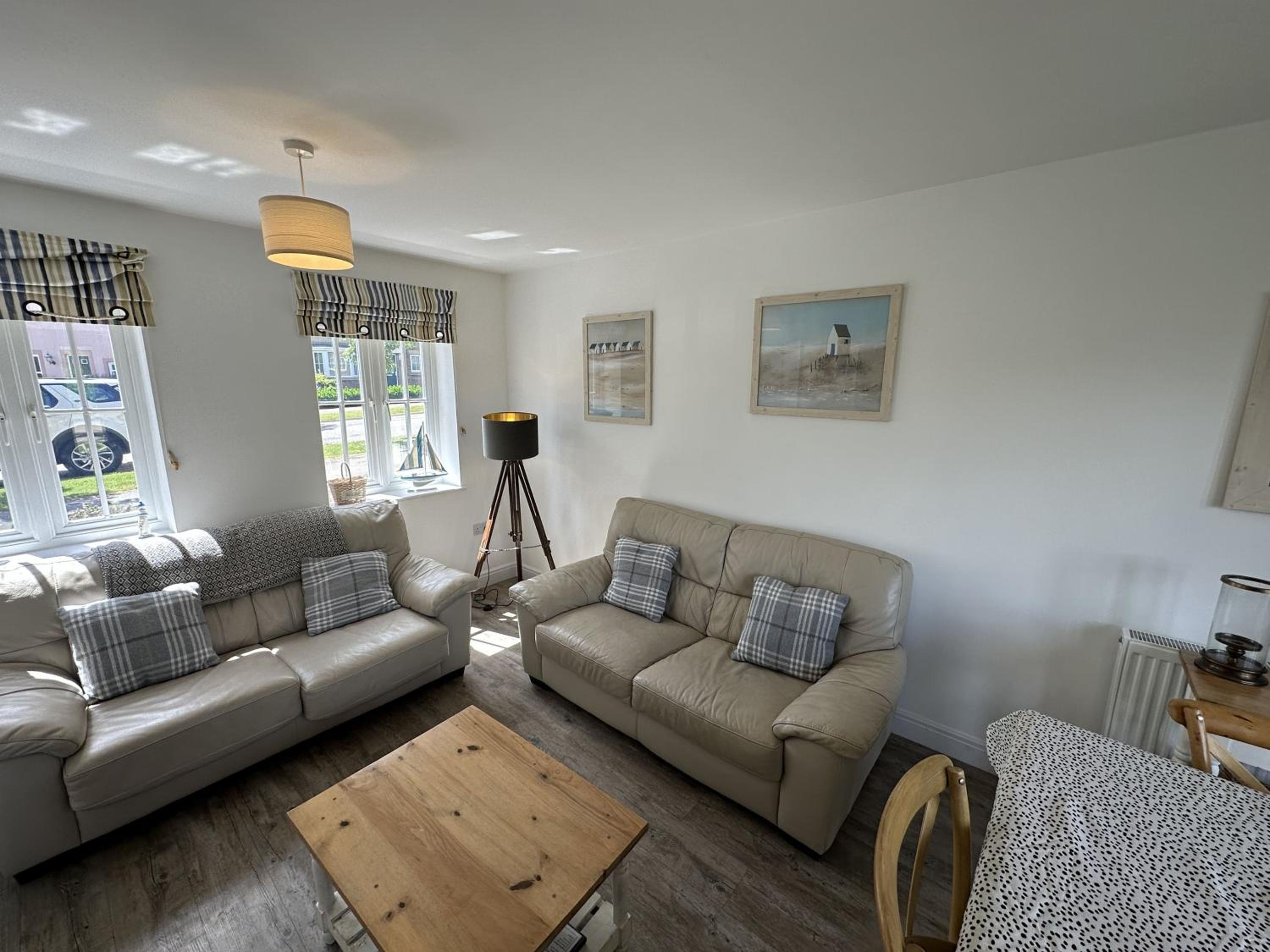 Lees Plaice - Part of the The Bay Filey Holiday Village with pool, gym and direct beach access, pub, restaurant, tennis and meadows walks