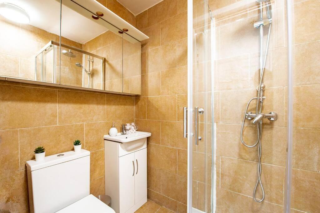 Stylish Elegant Hyde Park Studio Flat