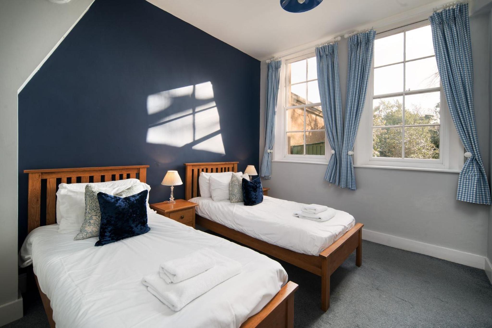 Albert Cottage Hotel