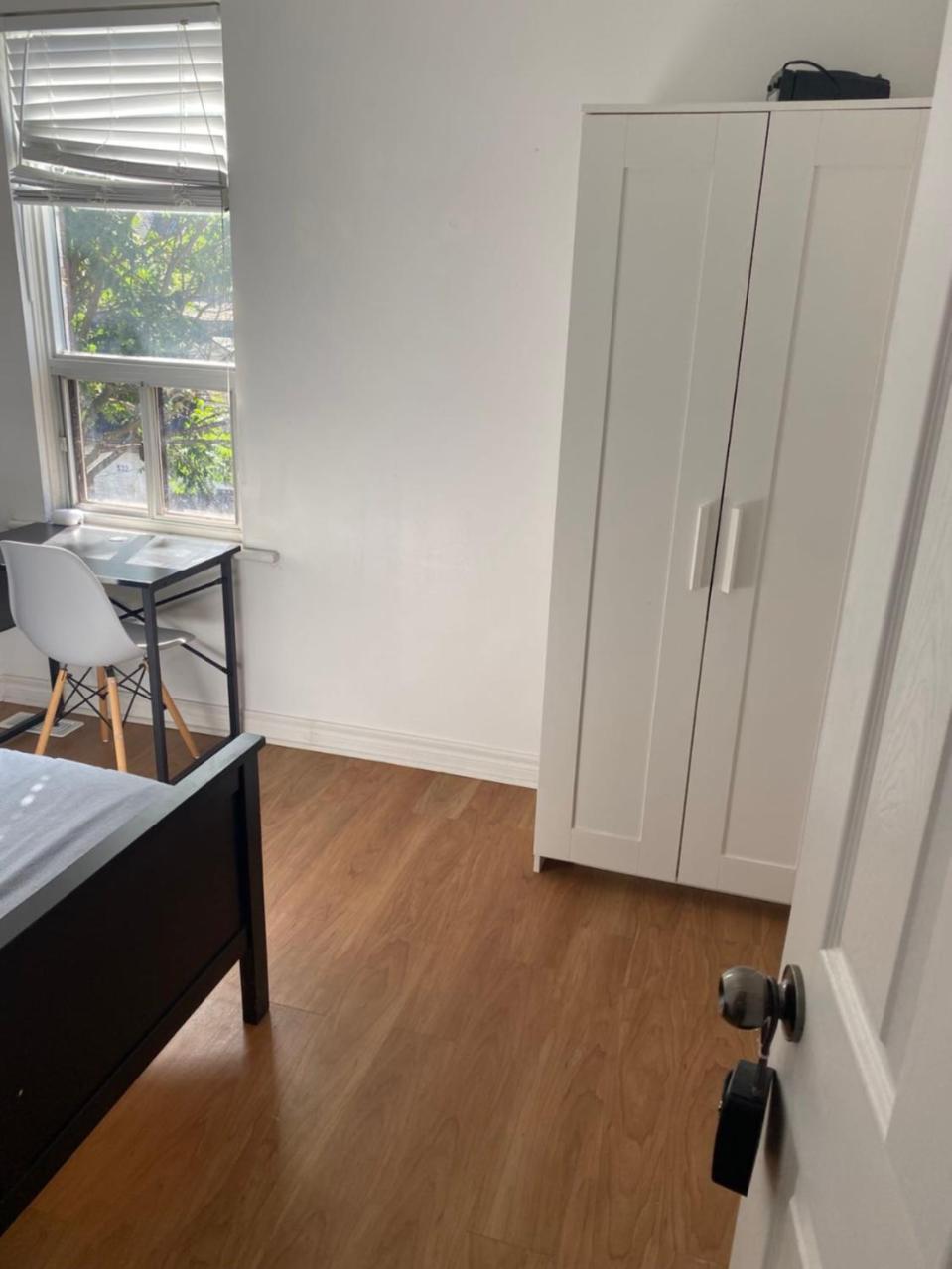 Double Room with SHARED Bathroom 536B