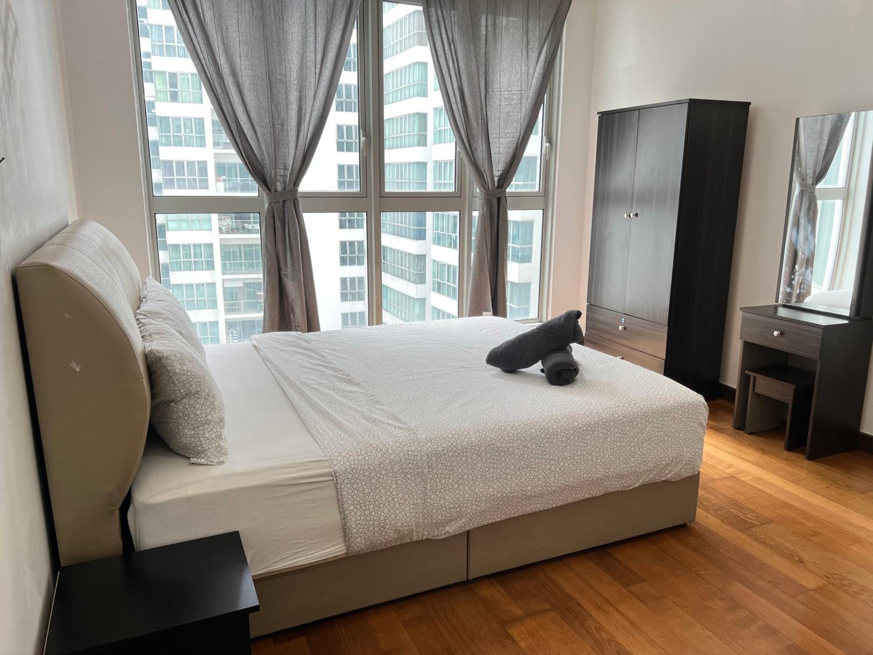 Regalia suites 424