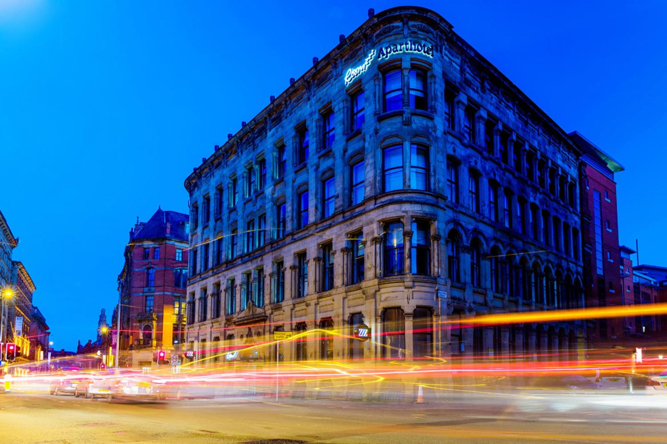 Hotel Roomzzz Manchester City - Image 1