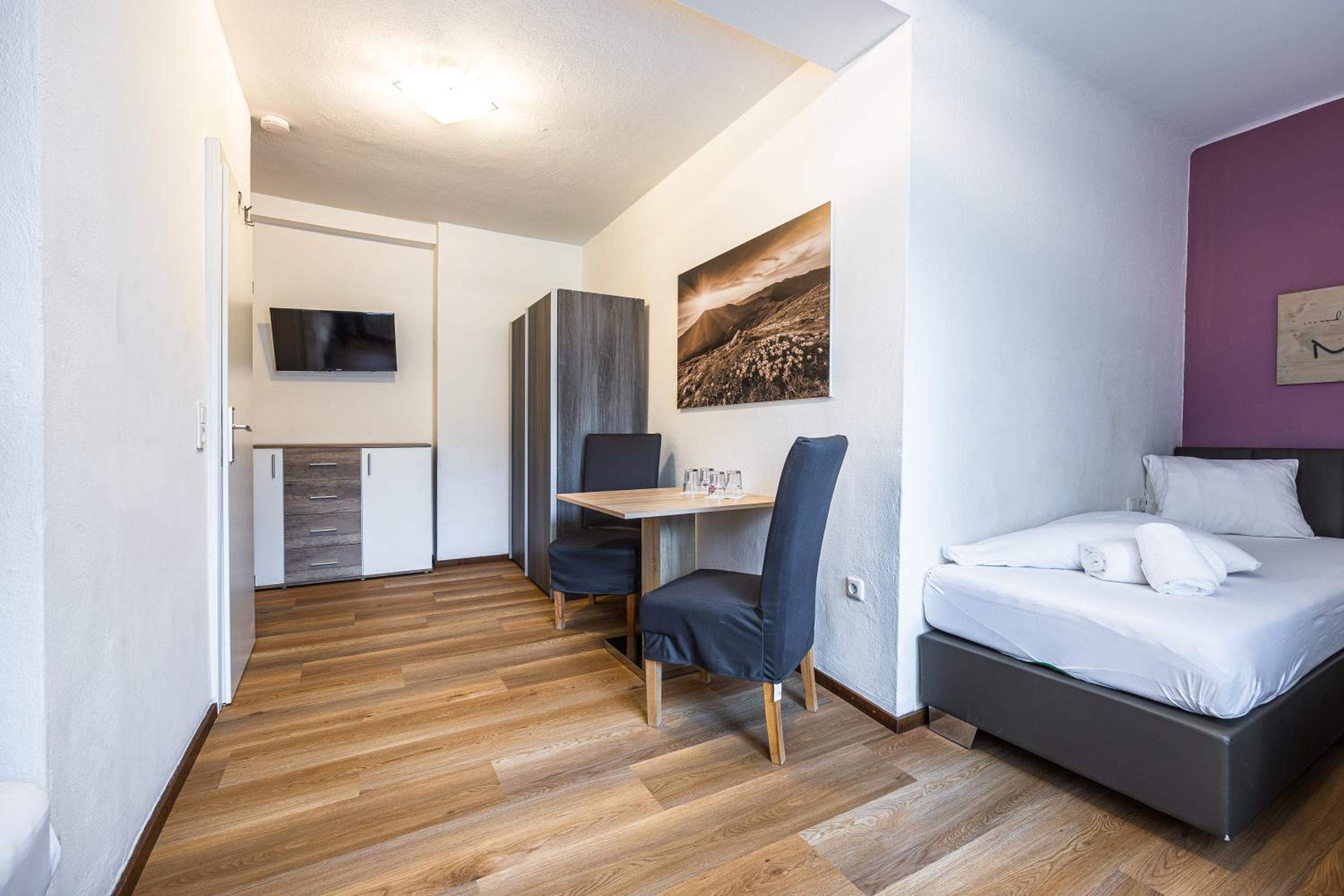 Lake and Cityhotel Edelweiss - self Check in