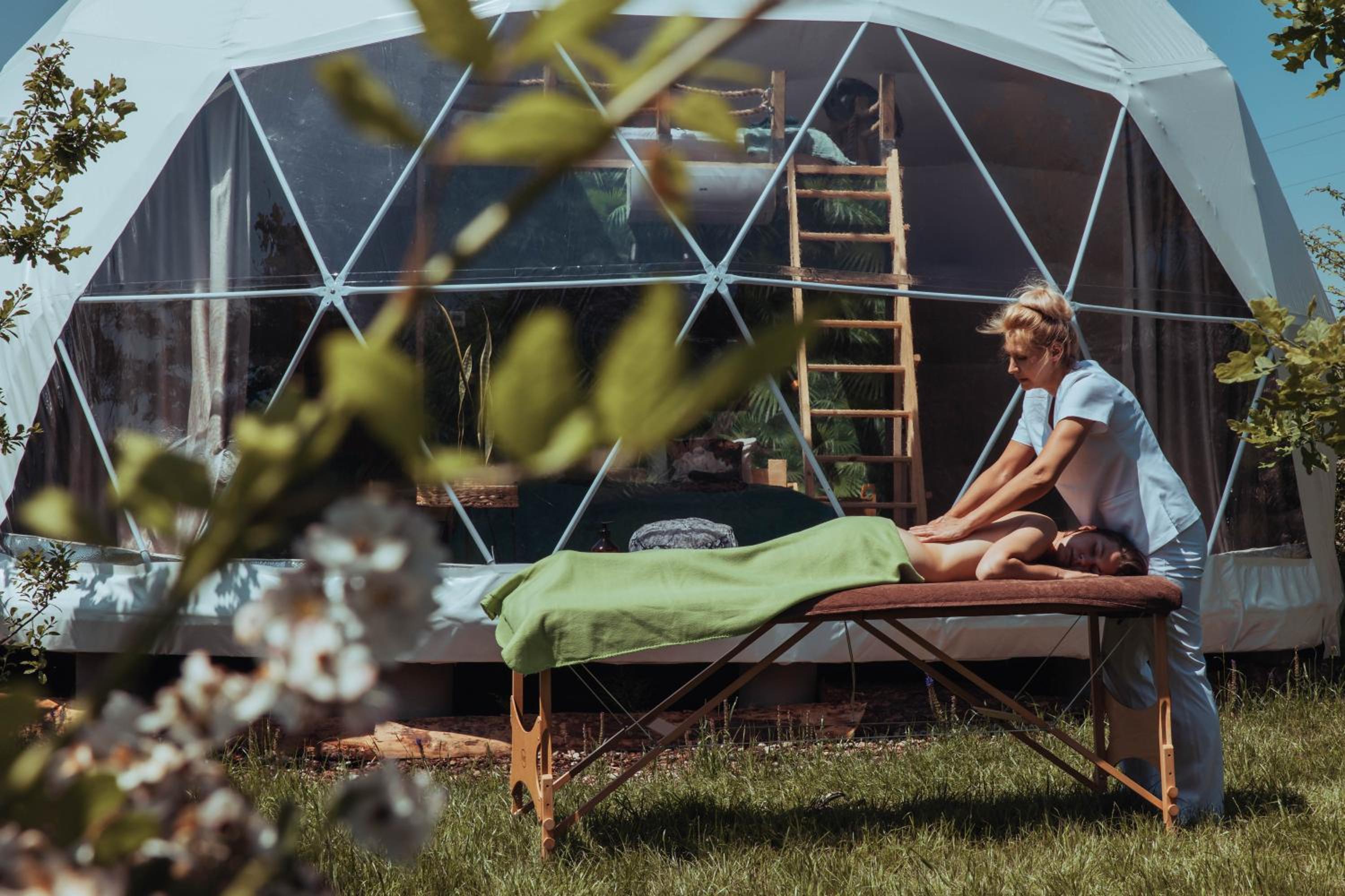 Glamping Stacja Zieleniec w Nałęczowie