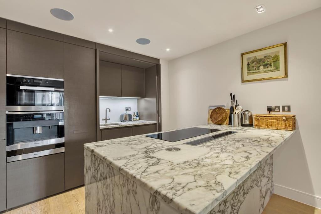 Canal Side Luxury 1 Bed Chelsea