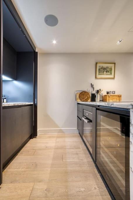 Canal Side Luxury 1 Bed Chelsea