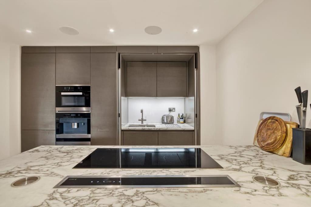 Canal Side Luxury 1 Bed Chelsea