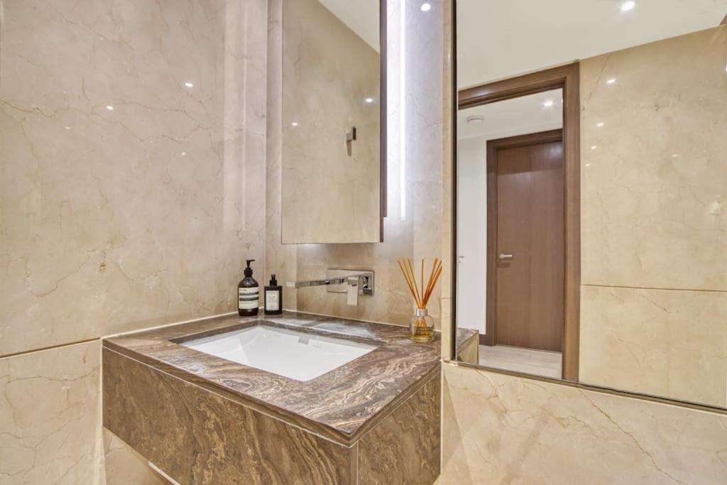 Canal Side Luxury 1 Bed Chelsea