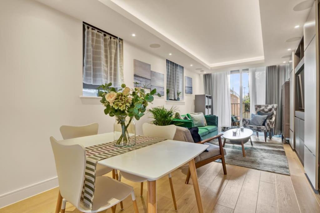 Canal Side Luxury 1 Bed Chelsea