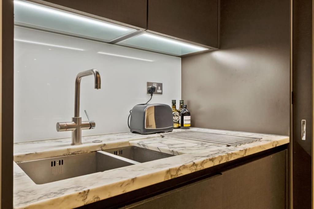 Canal Side Luxury 1 Bed Chelsea
