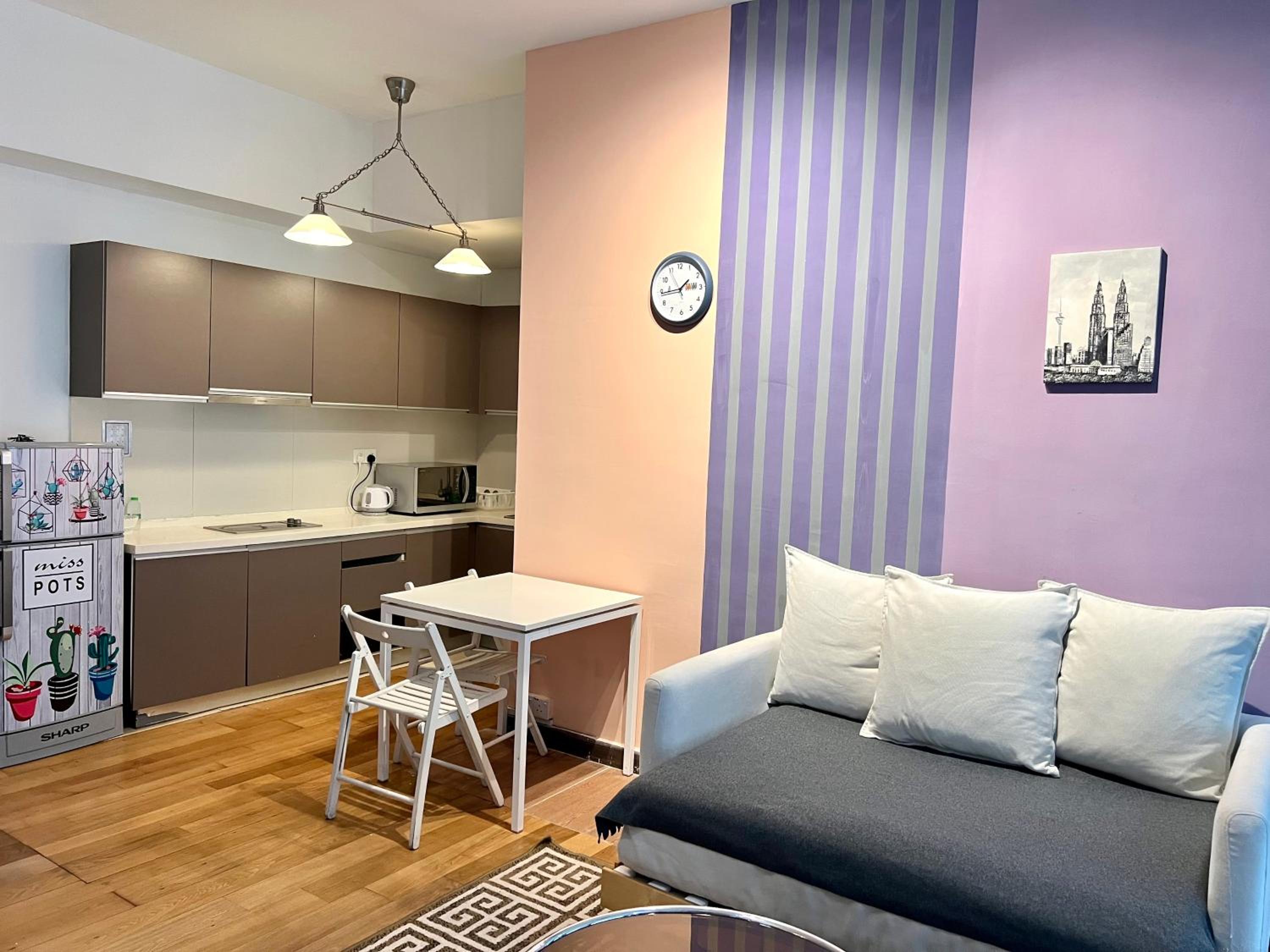 Regalia suites 424