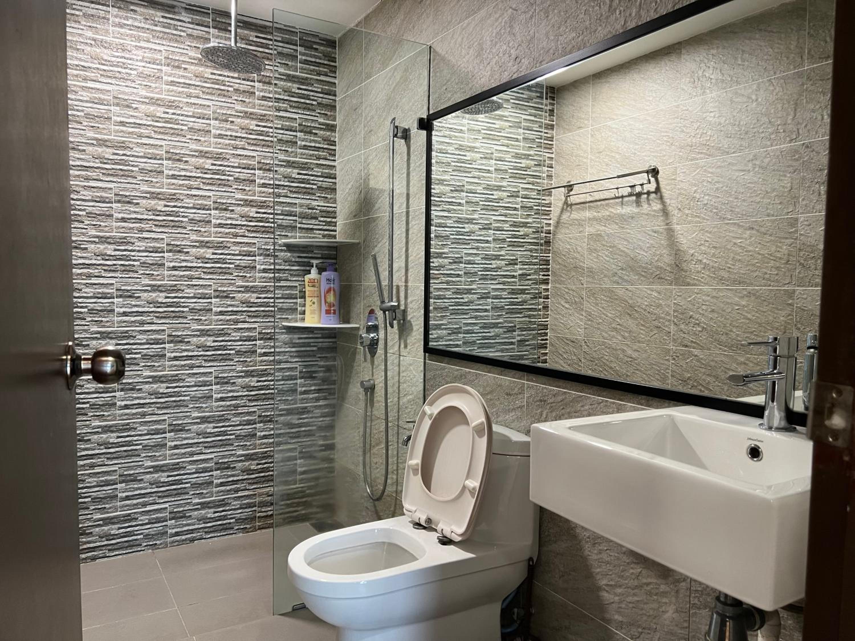 Regalia suites 424