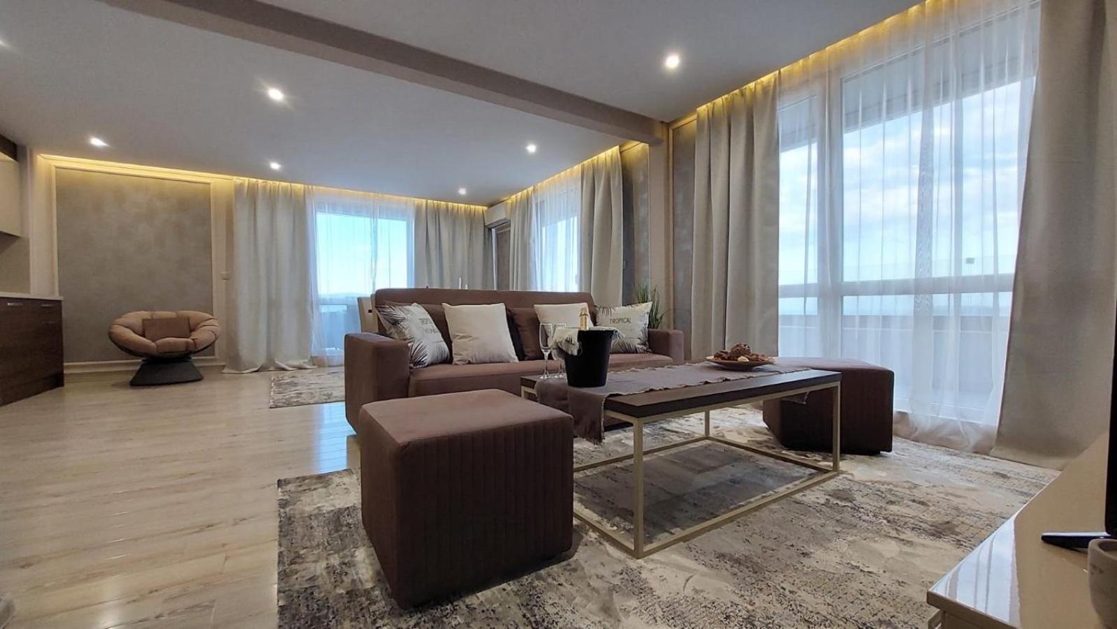 PARADISO 'В' 607 Large Luxury Apartment