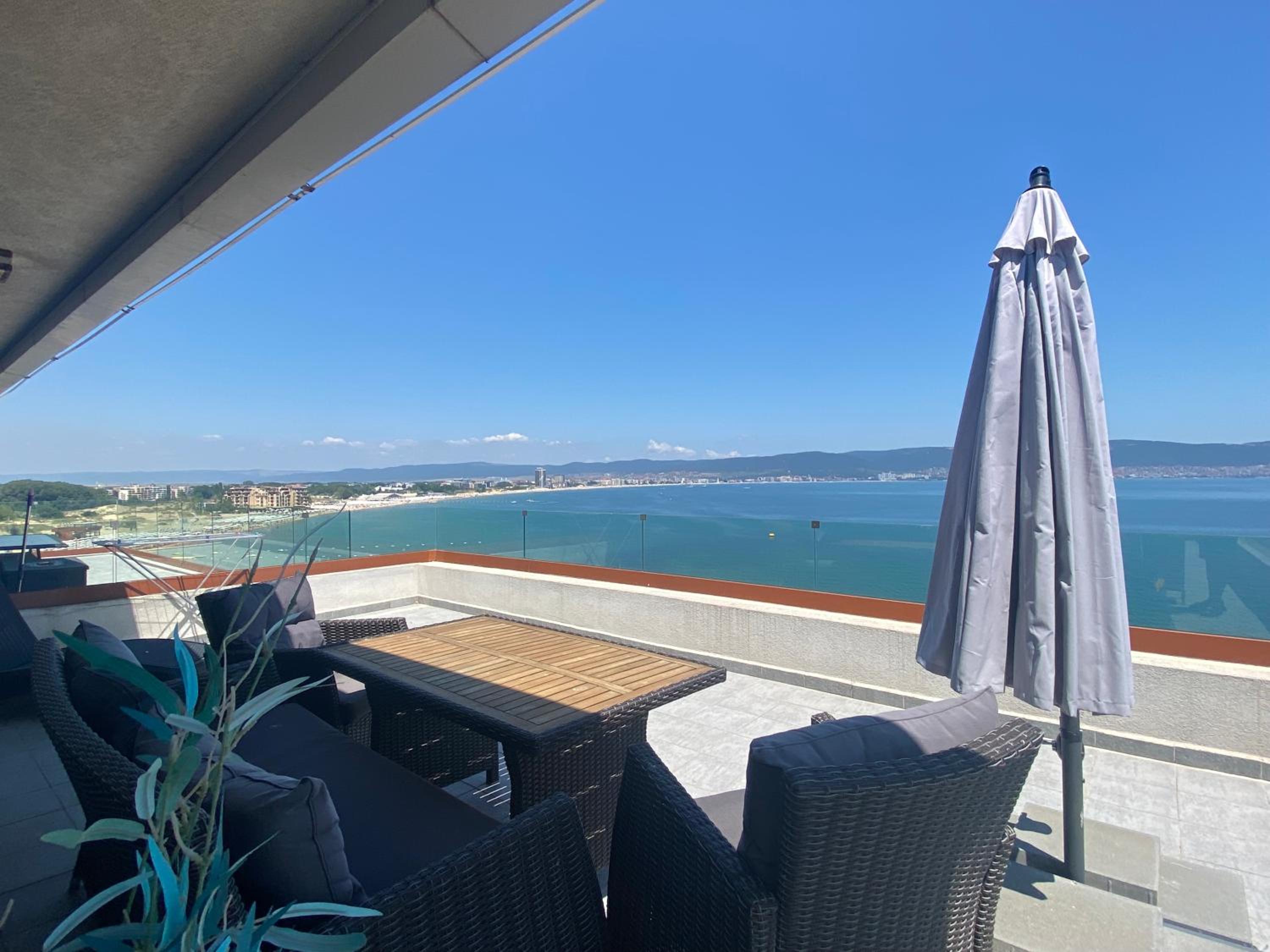 PARADISO 'В' 607 Large Luxury Apartment
