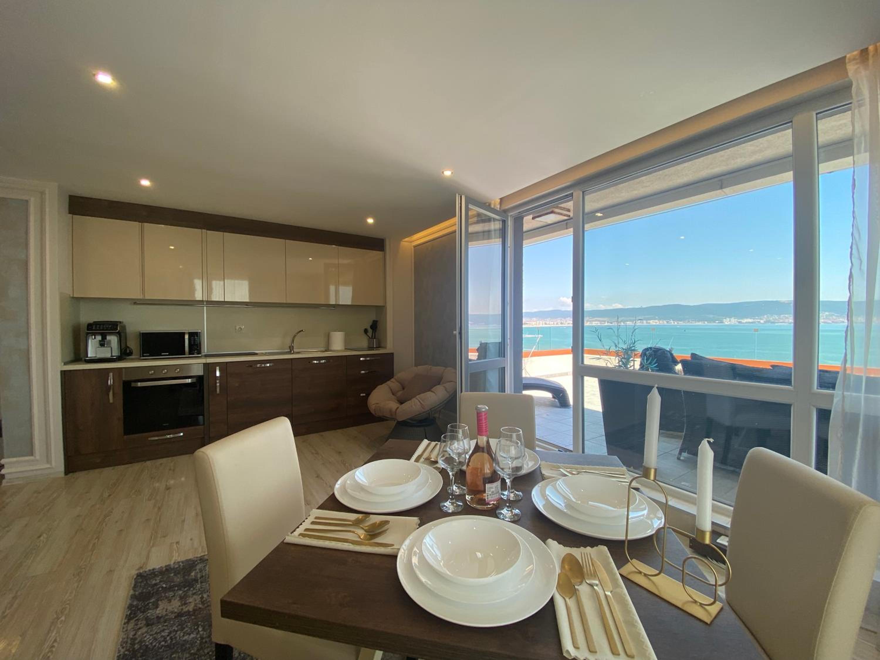 PARADISO 'В' 607 Large Luxury Apartment