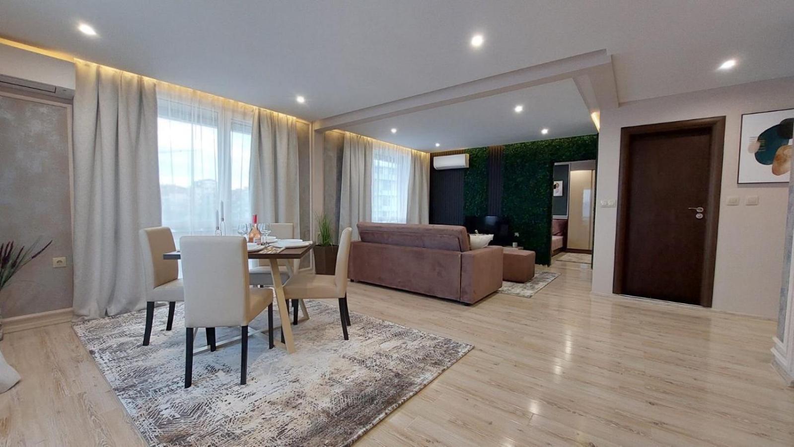 PARADISO 'В' 607 Large Luxury Apartment