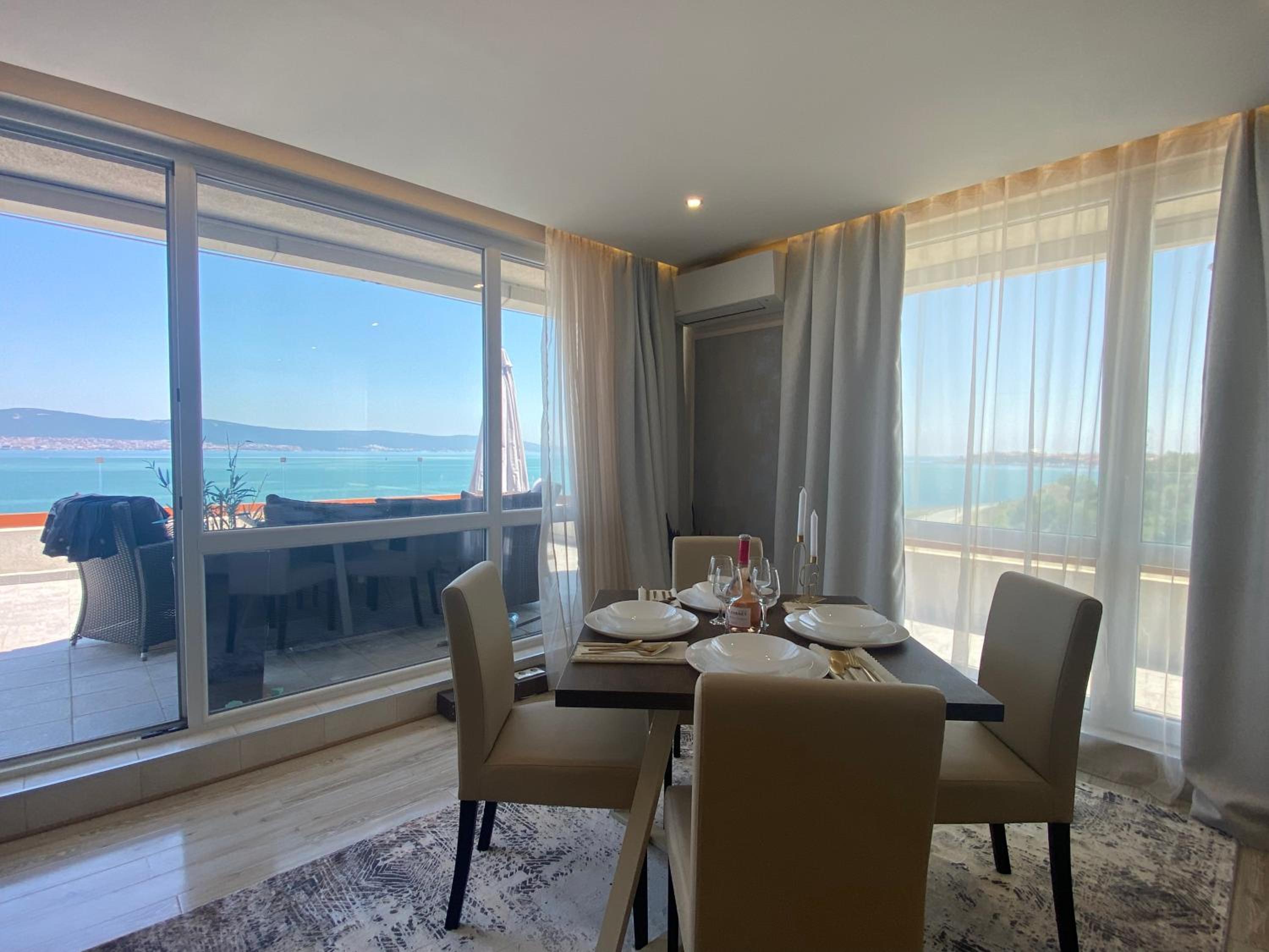PARADISO 'В' 607 Large Luxury Apartment