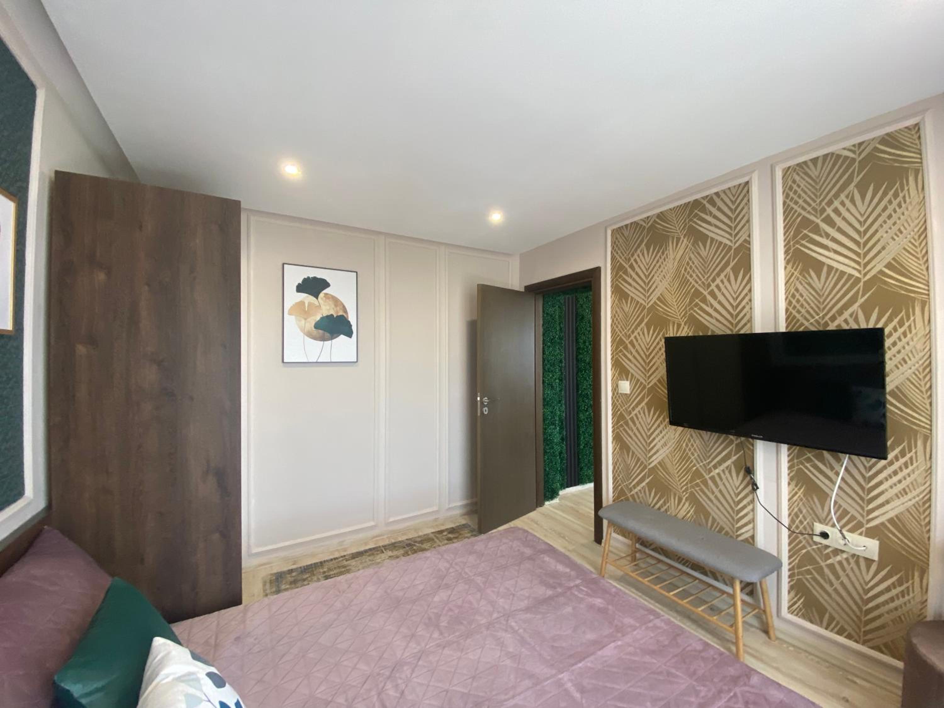 PARADISO 'В' 607 Large Luxury Apartment